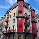 Le Penthouse, Les Bains De