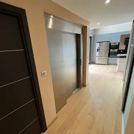Le Penthouse, Les Bains De * مير-لي-بان