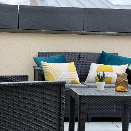 Le Penthouse, Les Bains De アパート