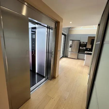 Le Penthouse, Les Bains De مير-لي-بان