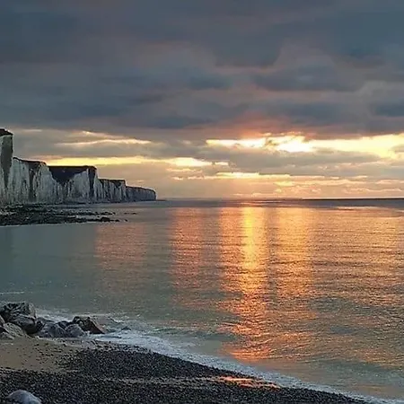 Le Penthouse, Les Bains De *